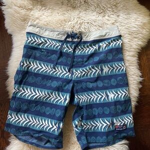 Patagonia WaveFarer Board Shorts Mens Size 36 Swim Trunk Tree Rings Stone Blue